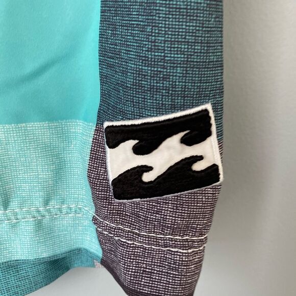 billabong platinum PX4 Hydro stretch board shorts - Picture 4 of 6